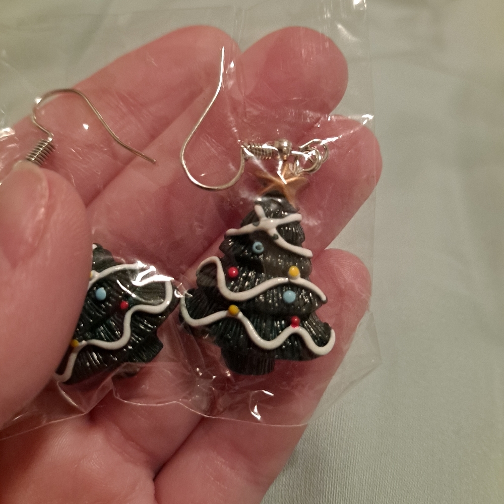 NWOT Christmas Earrings